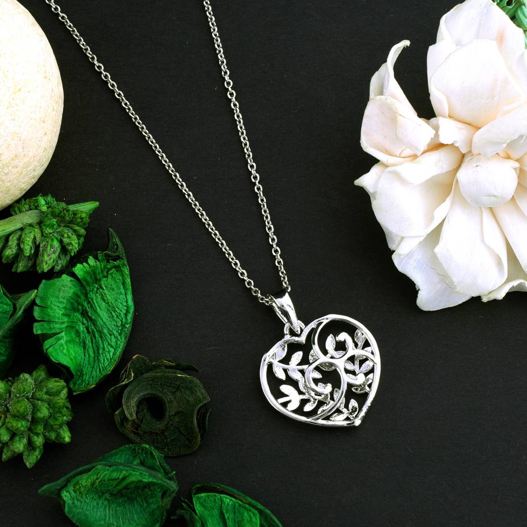 Boundless Love Pendant : AJPENWHHT03