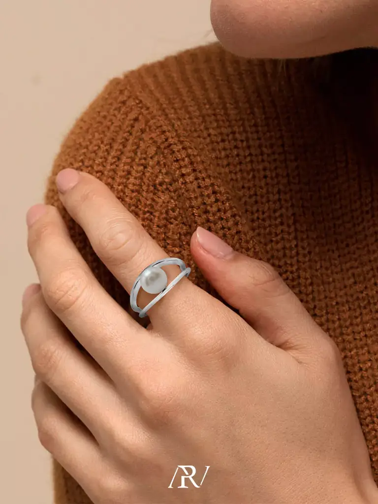 Encased Pearl Ring : ARV-RI-038