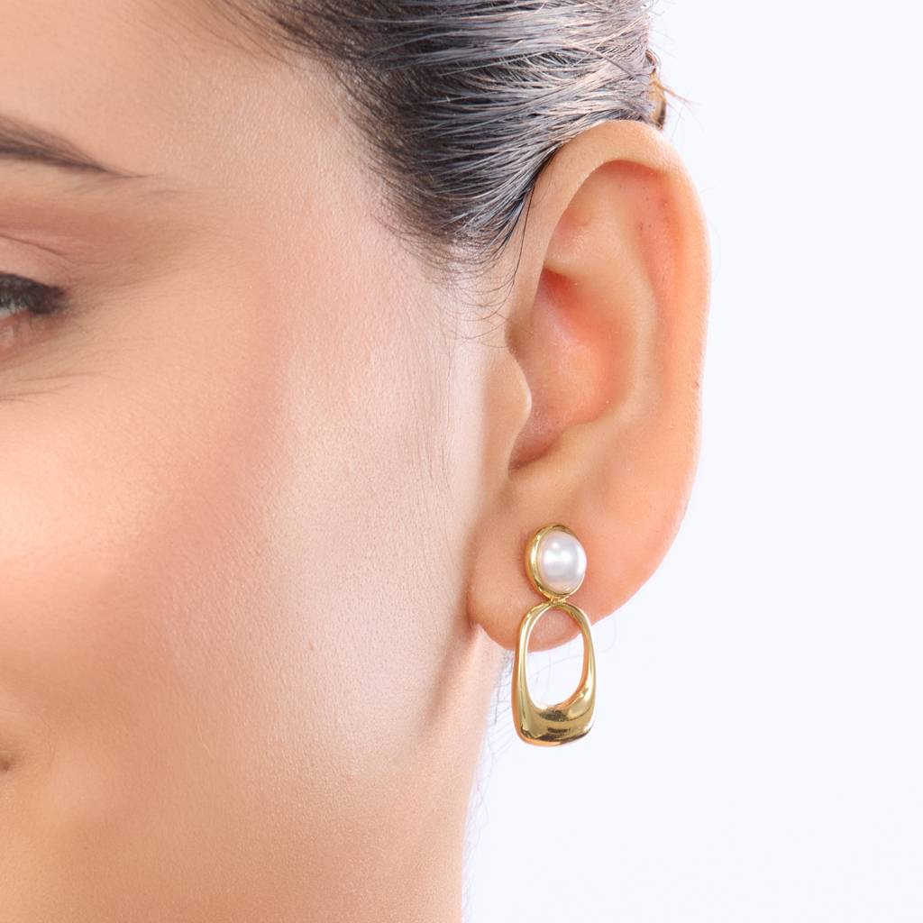 Flora Elegant -- Stud Earrings : ER5