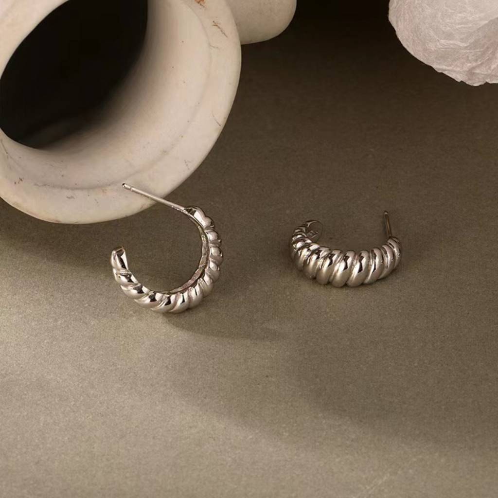 18K Plated Waterproof, Anti-Tarnish Spiral Twisted Half Hoop Earrings (Pack Of 2) : AWU0125E440SC2