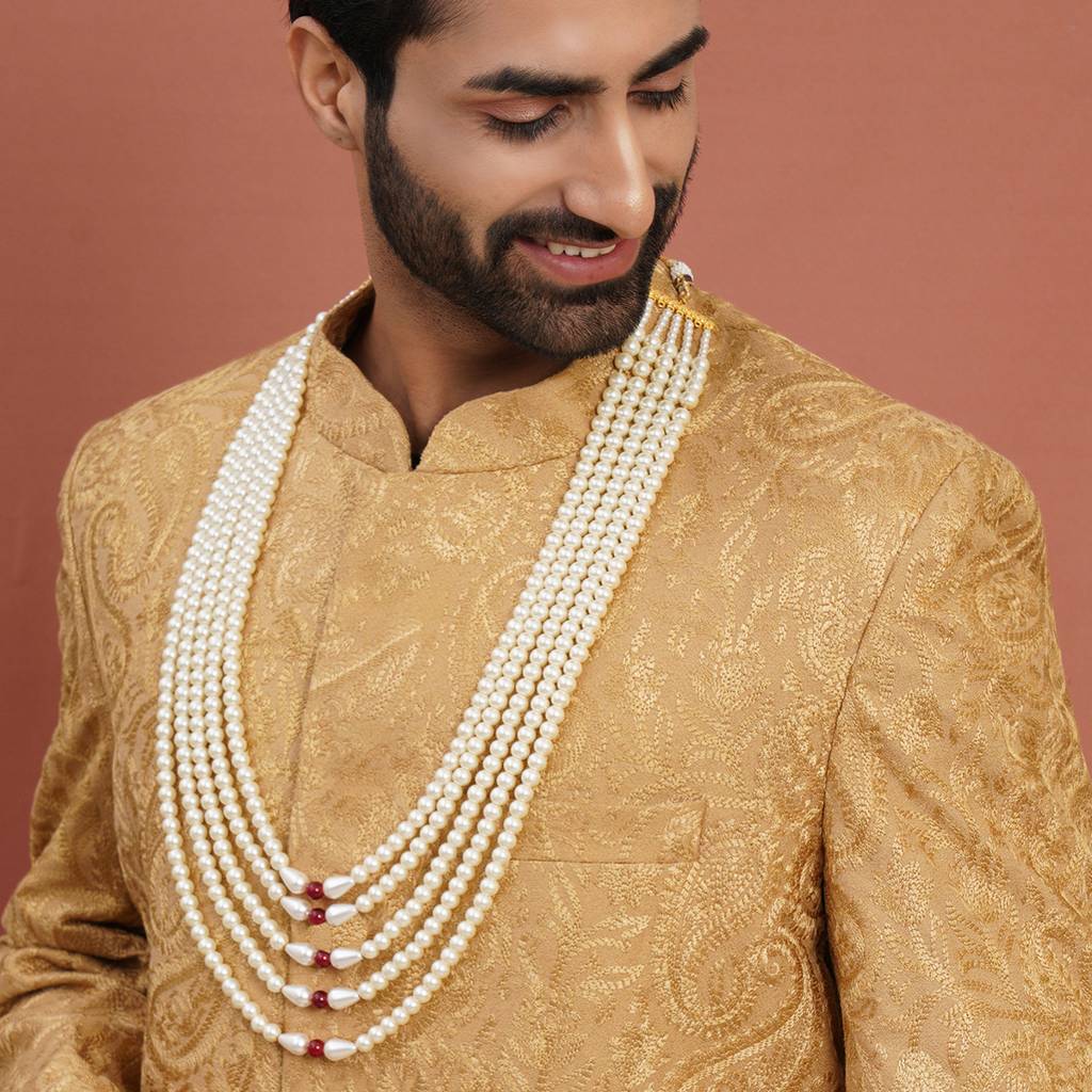 Maroon And White Layered Neckpiece : RRMFEB23-11