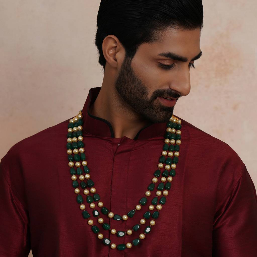 Green And Pearl Three Layered Neckpiece : RRMFEB23-21