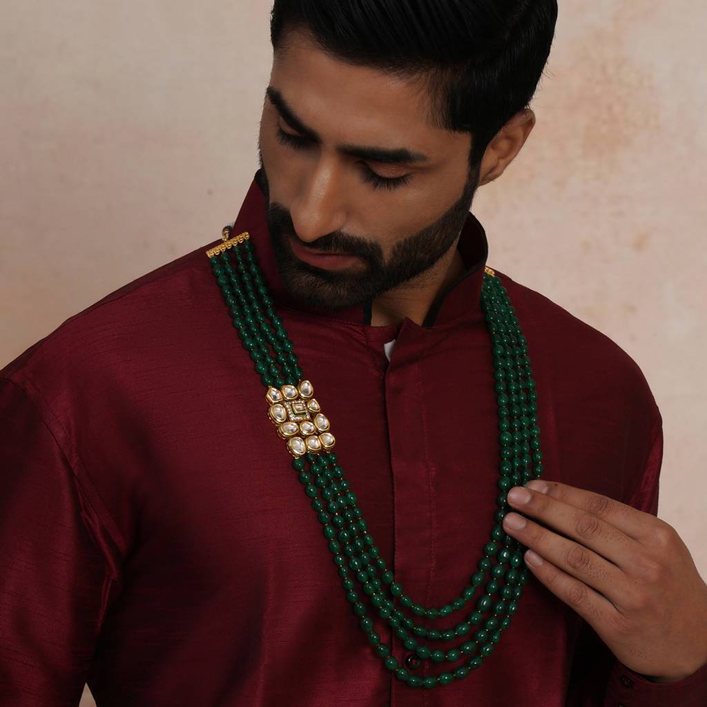 Emerald Layered Neckpiece With Side Kundan Clip : RRMFEB23-29