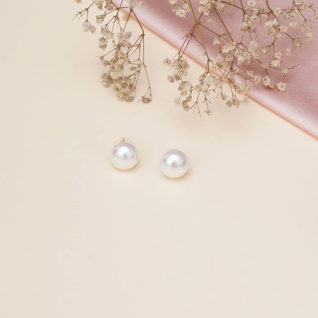 White Pearl Stud : RRMFEB23-54