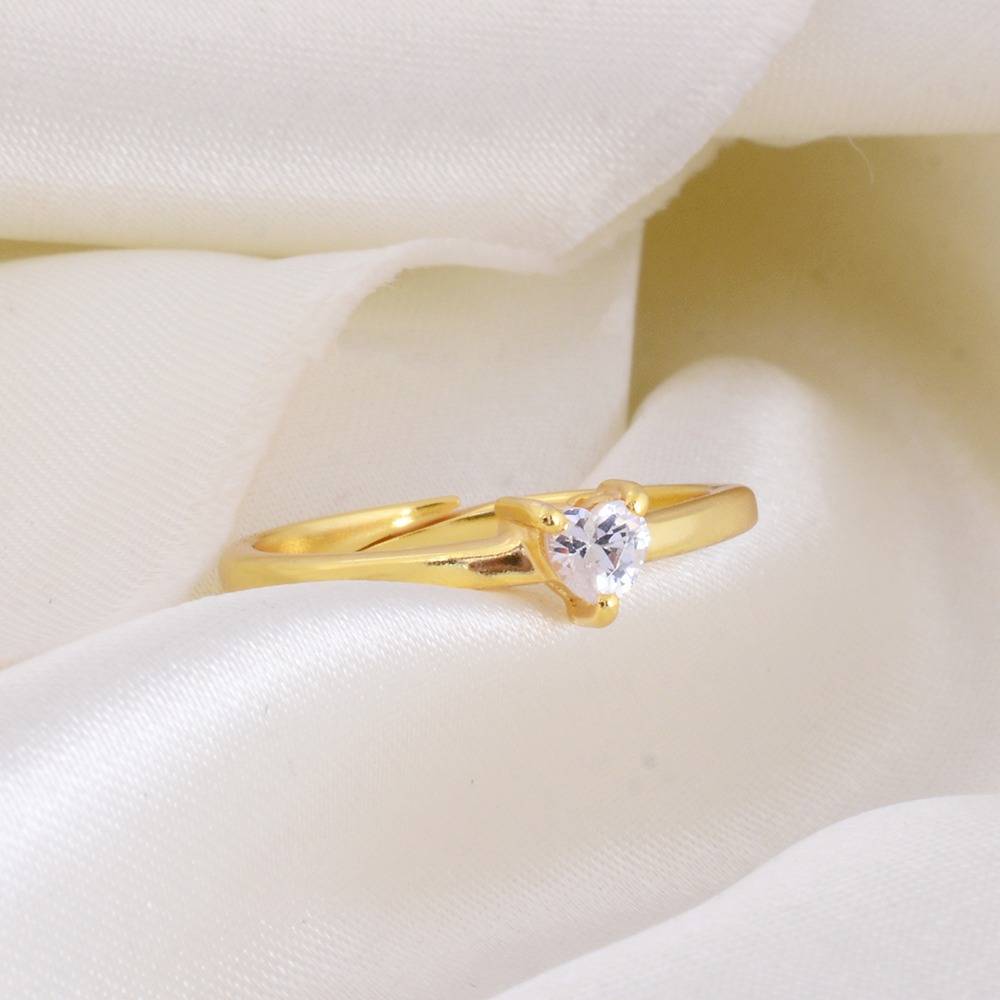 White Cz Heart Design Ring : CUM043