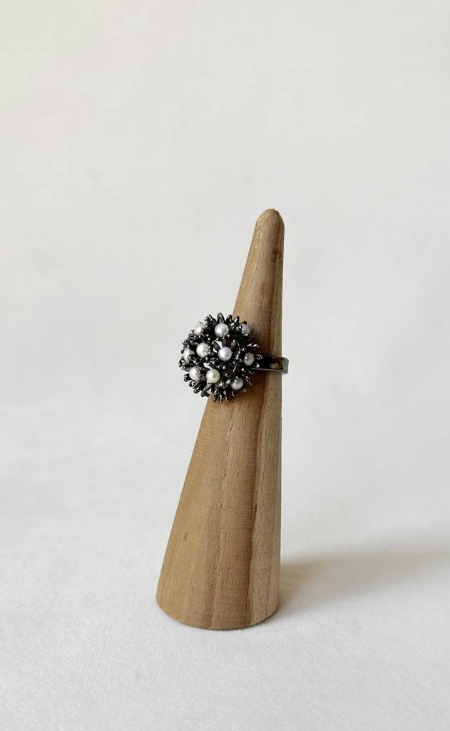 Sunshine Mini Pearl Ring Meteorite Black - Freesize (Us 5 - 7.5 / India 9 - 15.5 / Inner Dia 15.6 - 17.7Mm) : BS40B-10