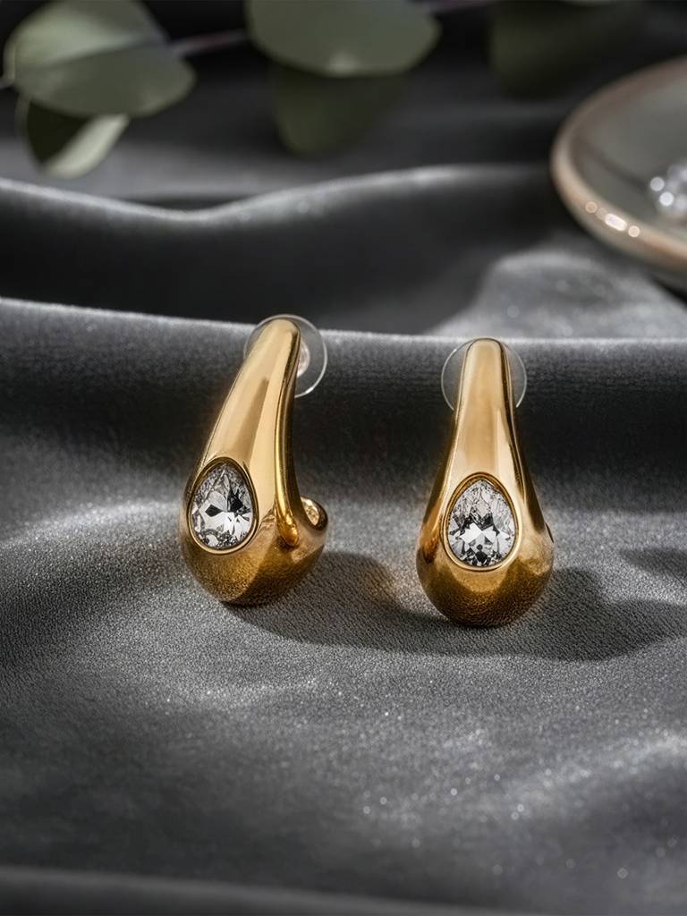 Eternz Certified Jewellery - Carlton London Premium 18Kt Gold Plated Cz Half Hoop Earring