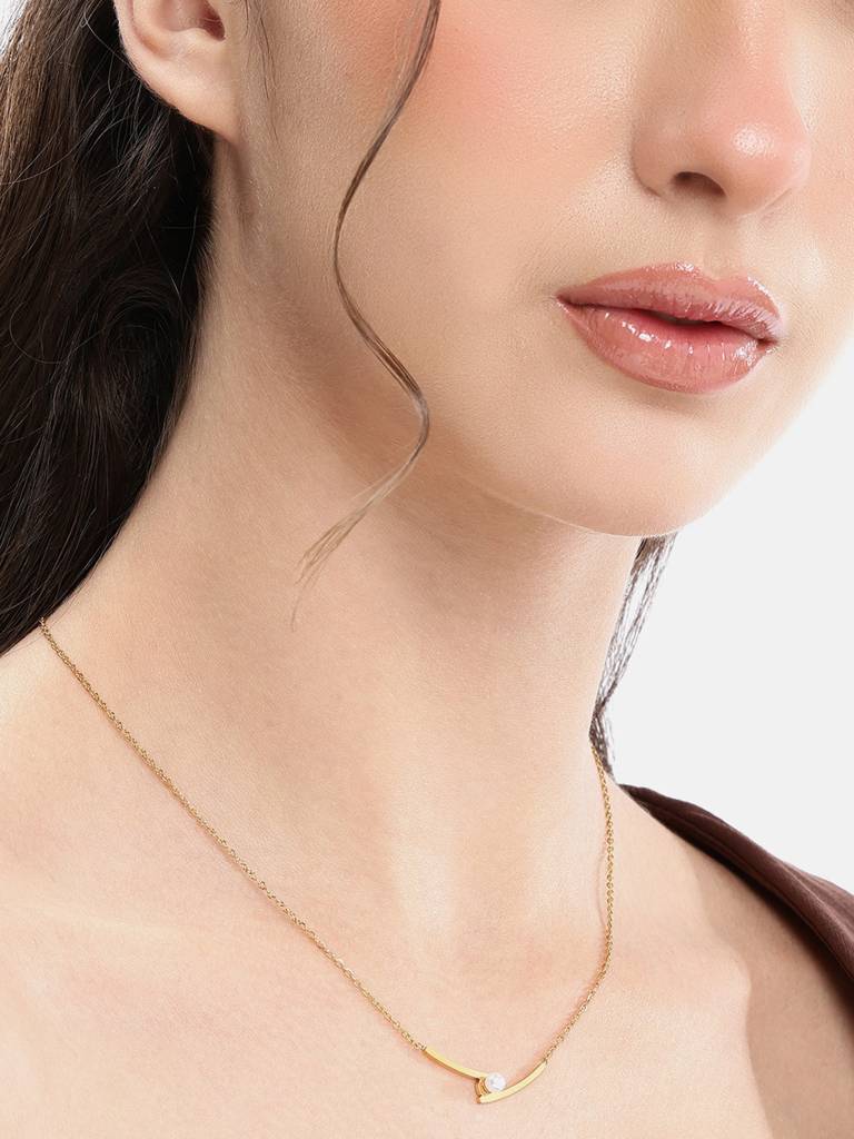 Gold Plated Elite Pearl Necklace : FJN5498