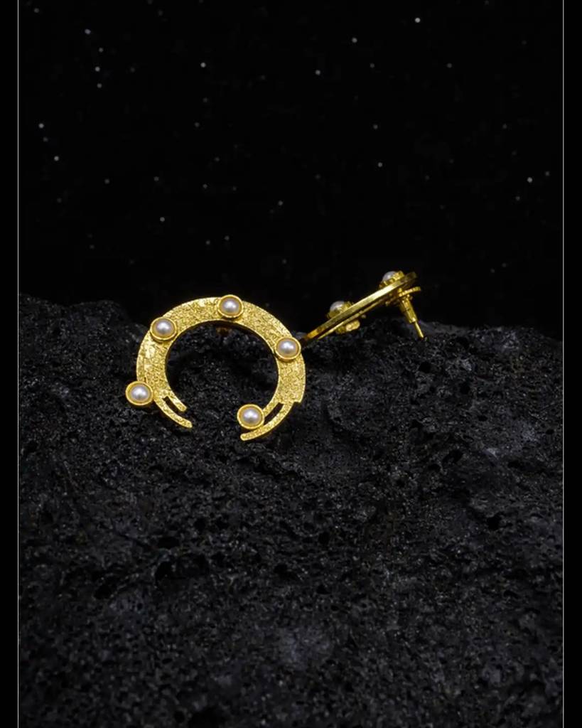 24K Gold Plated Moonfall Pearl Earrings : 0330