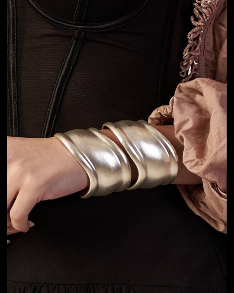 Silver Plated Lunar Curve Hand Cuff : 0027