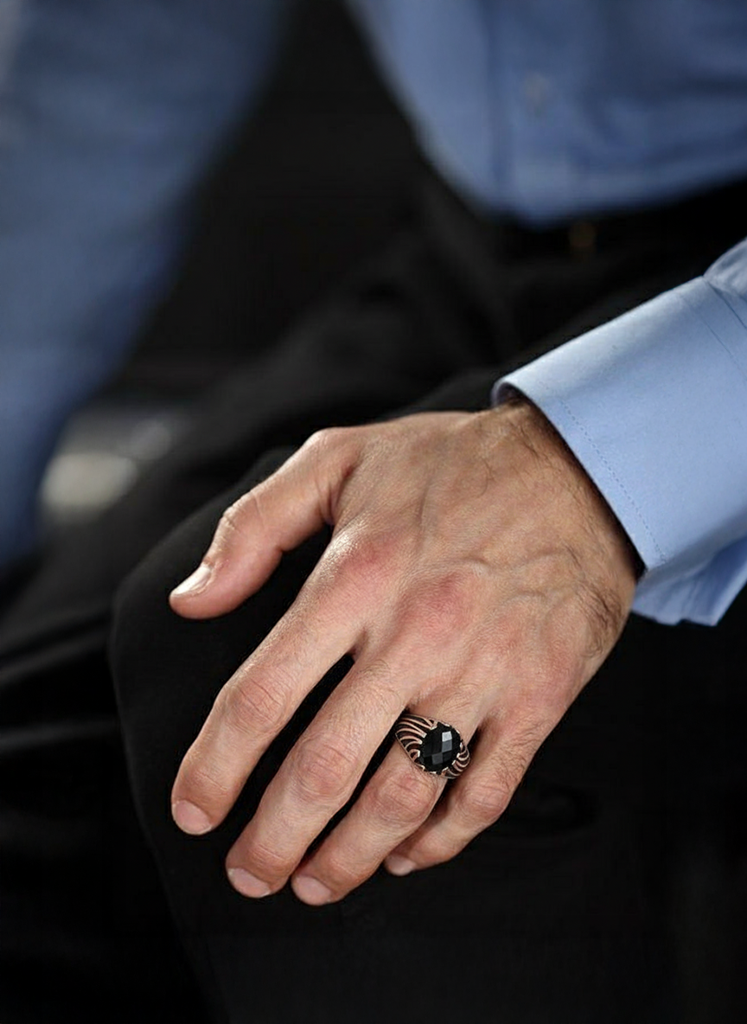 Antique Black Onyx Signet Ring For Men : FR111504S10NA2AT