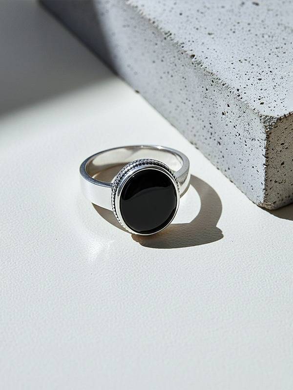 TrueSilver Vintage Handmade Black Onyx Signet Ring · Eternz
