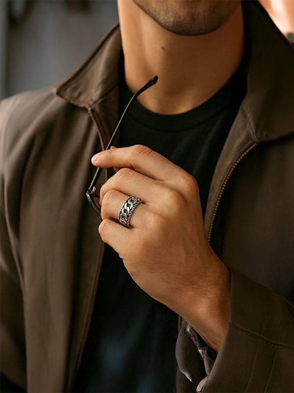 The Sterling Titan Ring For Man : FR111556S10NAT