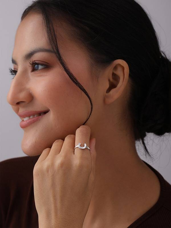 Lucky Charm Textured Horseshoe Ring : FR113296S7NSL