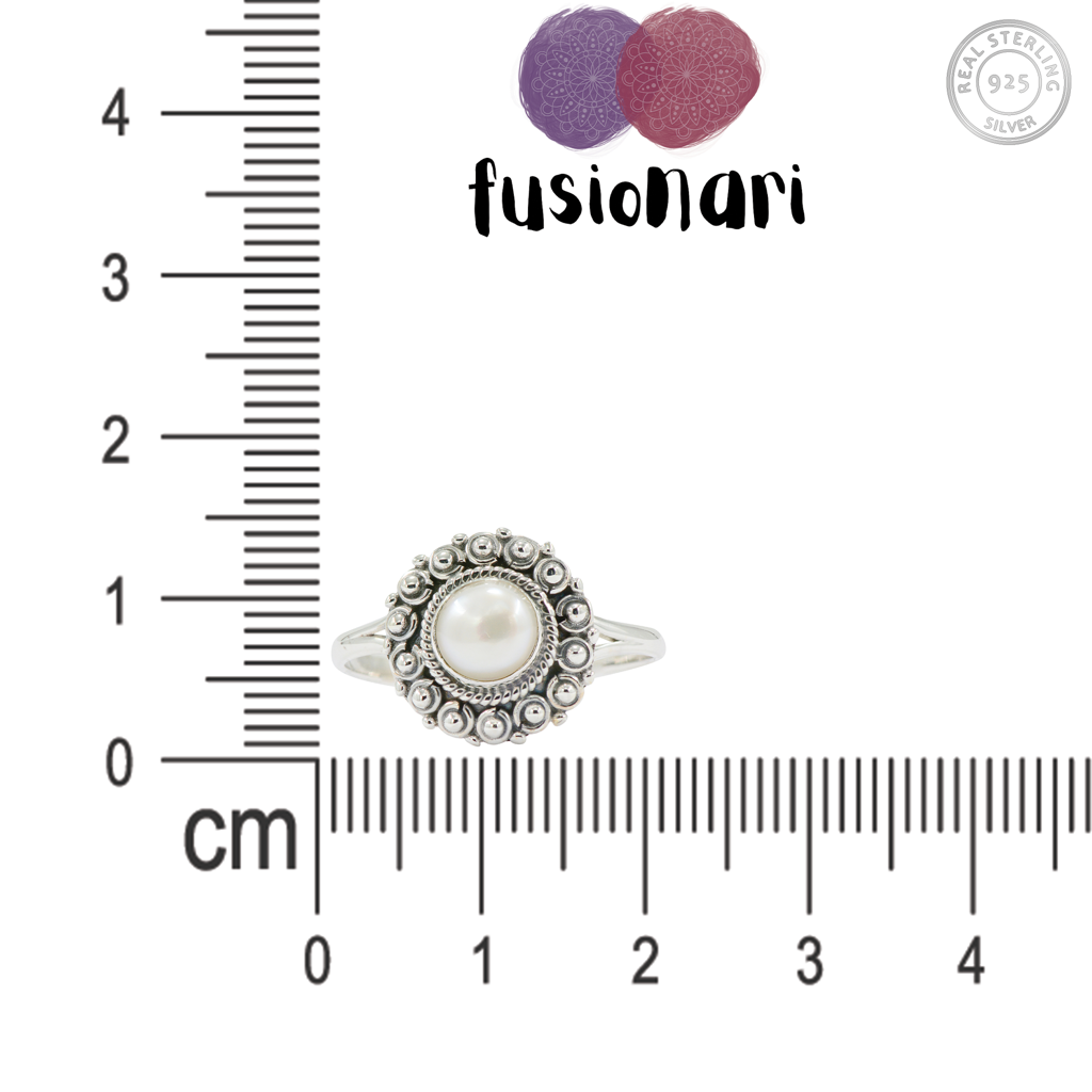 925 Sterling Silverpearl & Silver Ring  Stunning Freshwater Pearl In A Modern Setting, Offering Effortless Elegance.  : FU-030