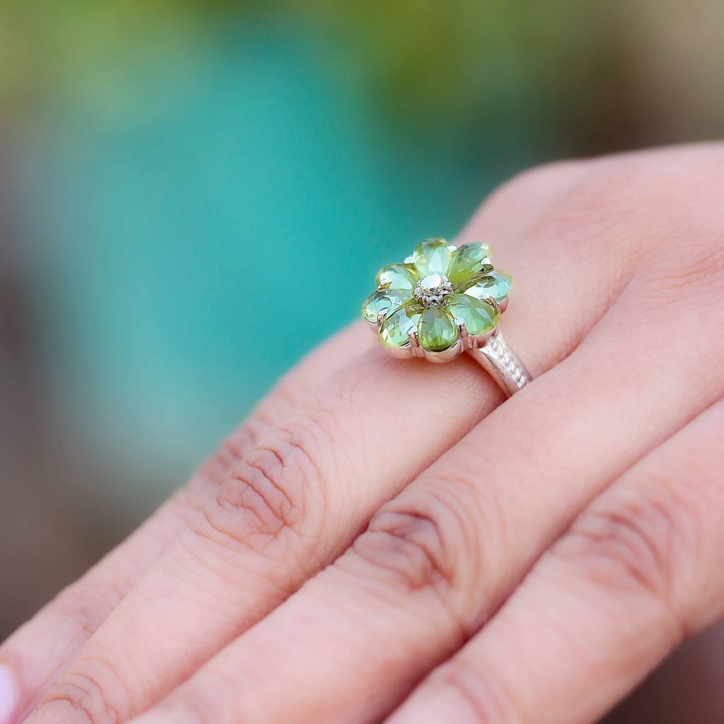 925 Sterling Silver Peridot Ring Elegant Design Timeless Sophistication Perfect For Women And Girls : FU-0240
