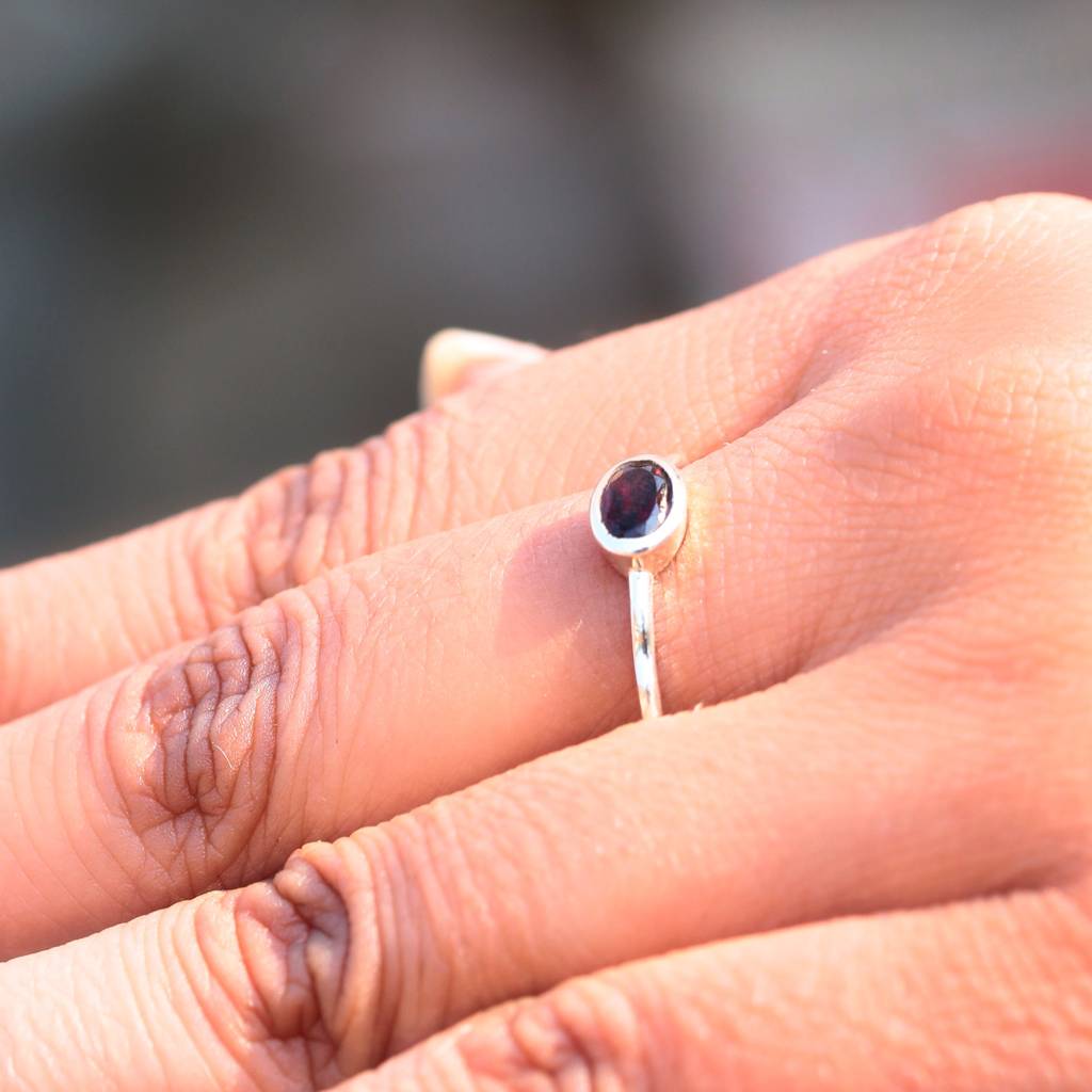 925  Sterling Silver Ring With Garnet Gemstone Classic Jewelry For Women : FU-0251