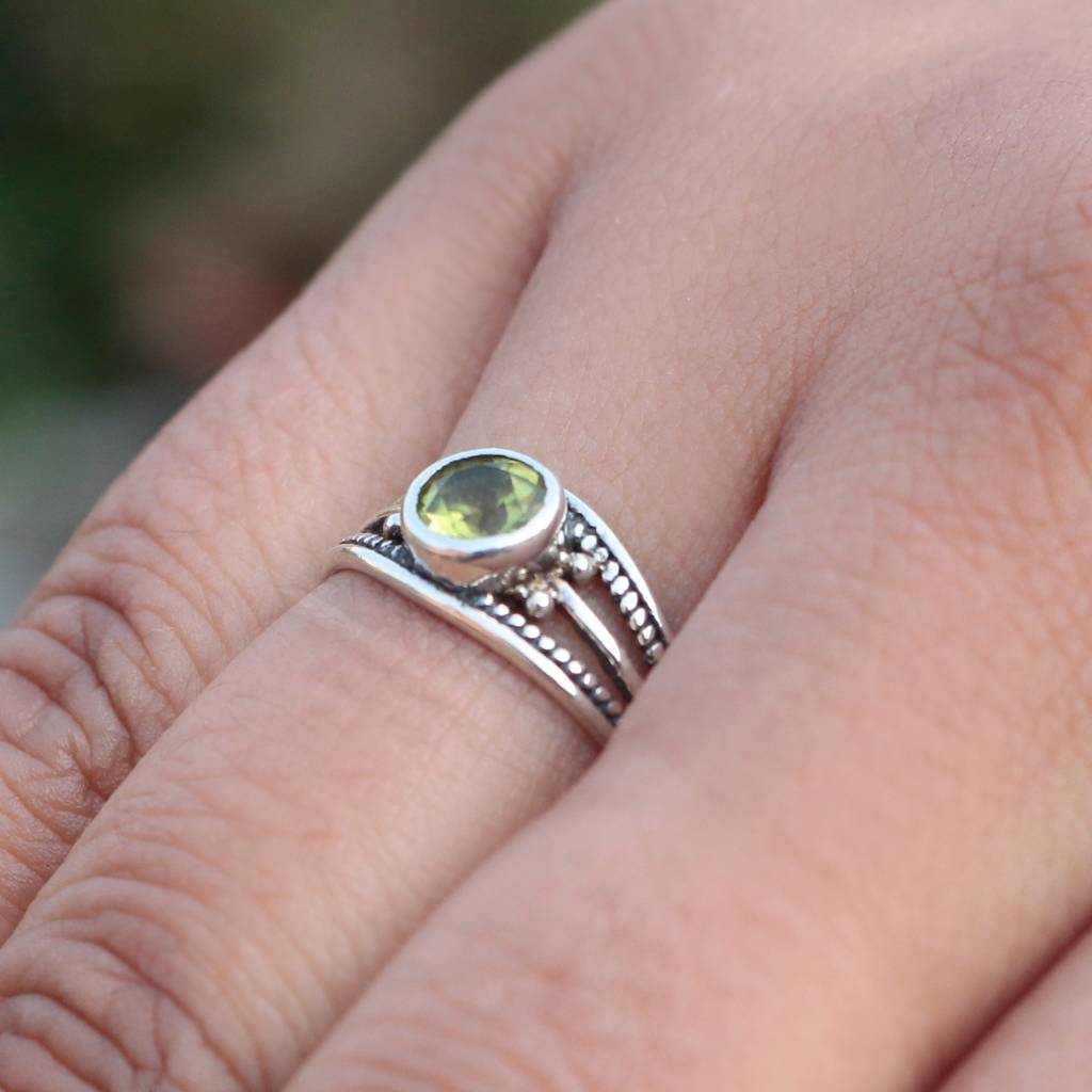 925 Silver Peridot Ring For Women | Natural Healing Gemstone | Elegant Party & Daily Wear : FU-0696