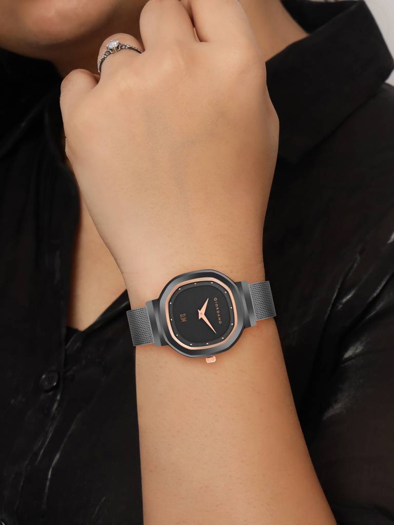 Analog Wrist Watch For Women Stylish Metal Strap With Water Resistant 3 Hand Mechanism For Girls & Ladies To Com : GD-60014-22