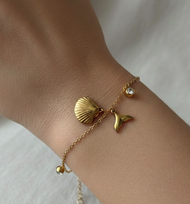 Oceanic Charms : B200