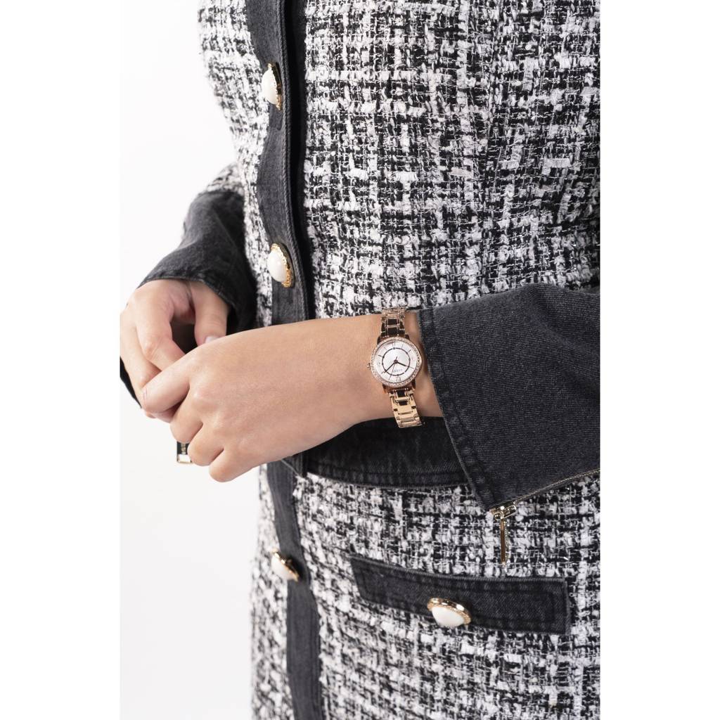 Guess Round 28Mm White Dial Analog Women Watch - Gw0468L3 : GW0468L3