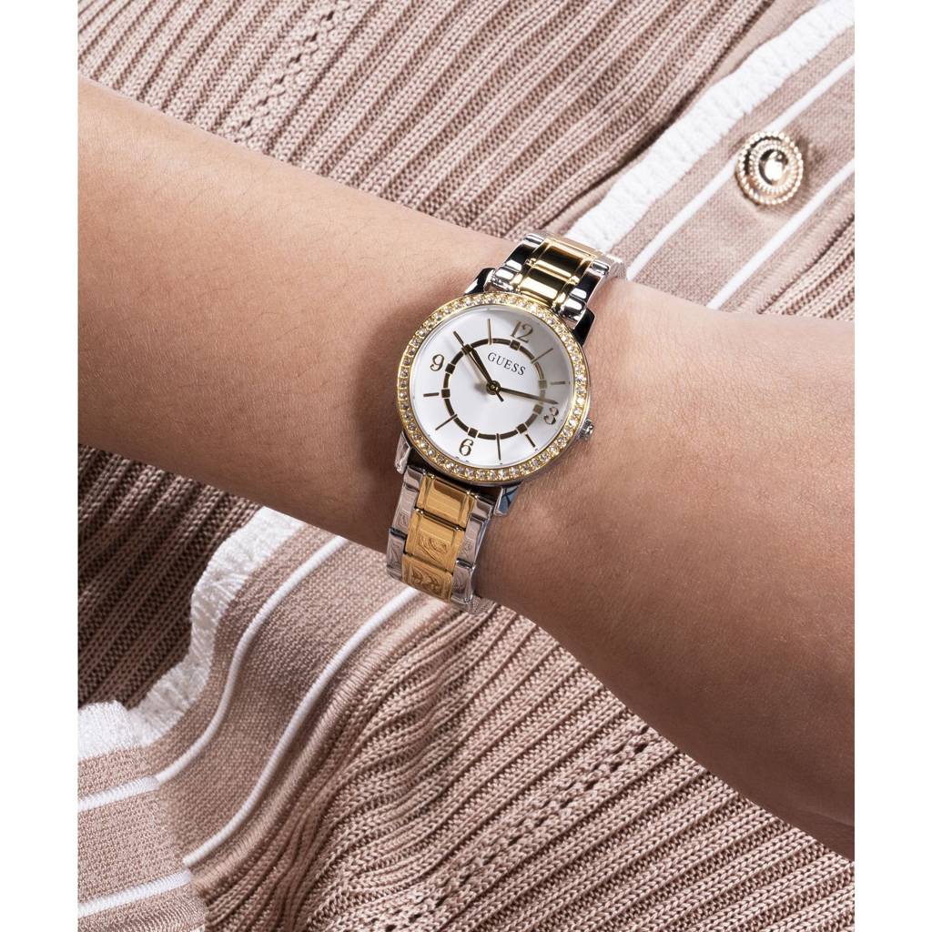 Guess Round 28Mm White Dial Analog Women Watch - Gw0468L4 : GW0468L4