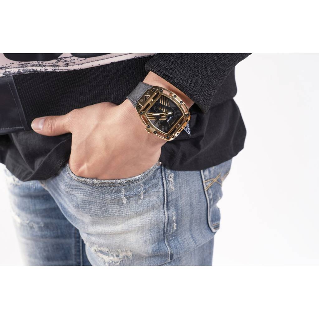 Guess Rectangle 44Mm Champagne Dial Analog Men Watch - Gw0500G1 : GW0500G1