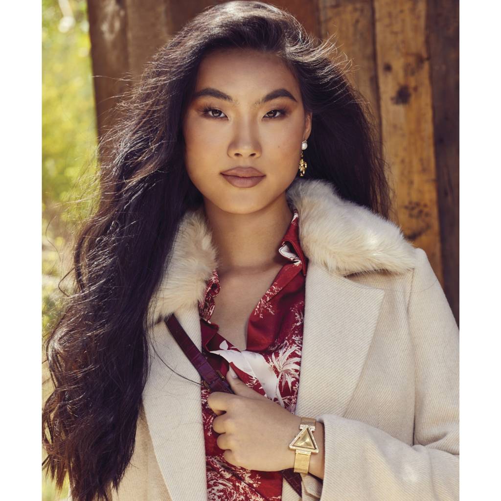 Guess Triangle 34Mm Champagne Dial Analog Women Watch - Gw0508L2 : GW0508L2