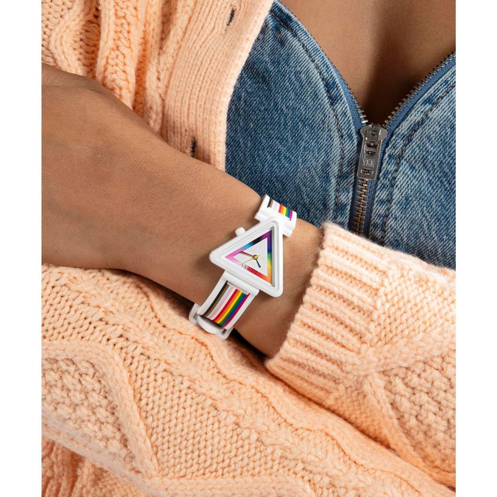 Guess Triangle 30Mm Off White Dial Analog Women Watch - Gw0679L1 : GW0679L1