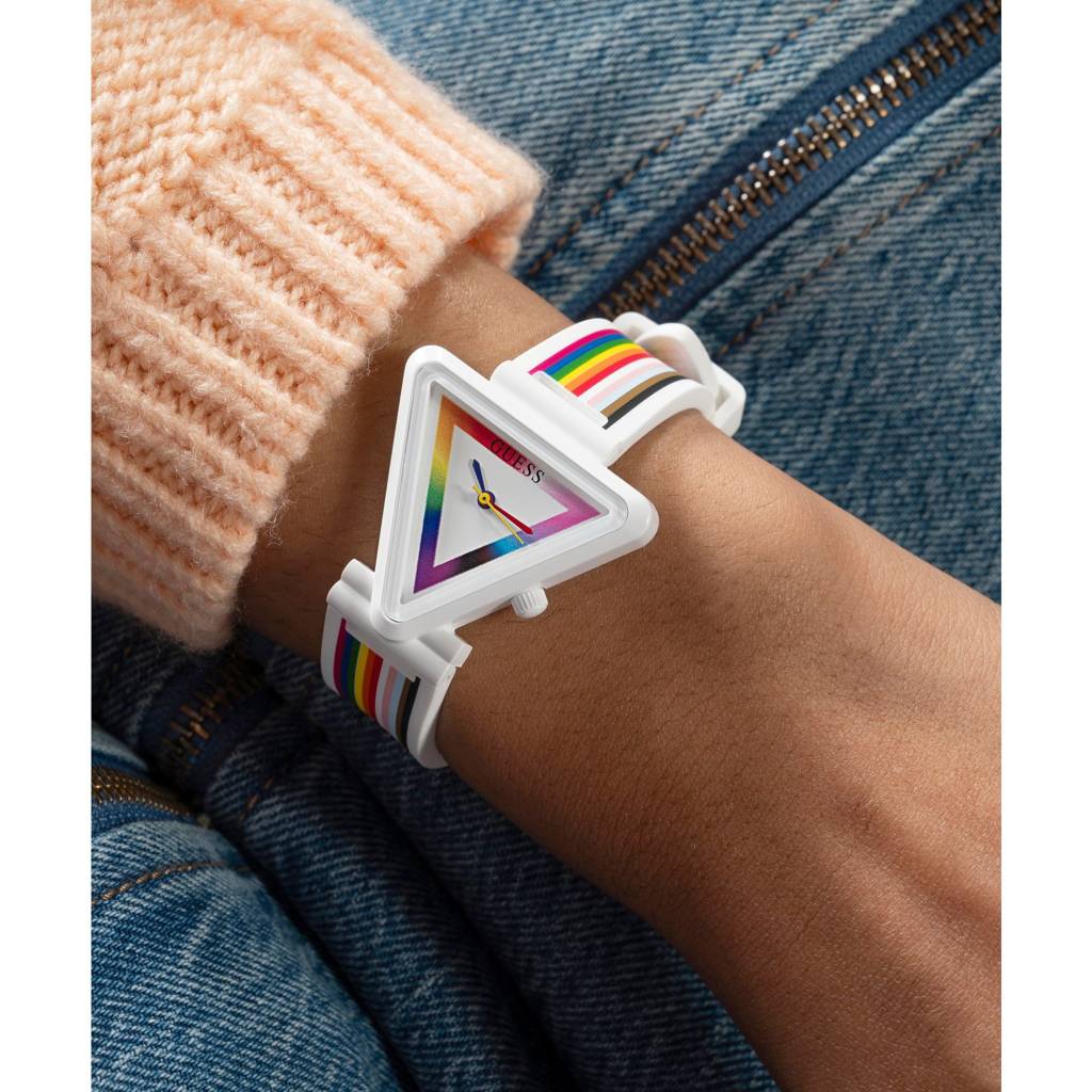 Guess Triangle 30Mm Off White Dial Analog Women Watch - Gw0679L1 : GW0679L1