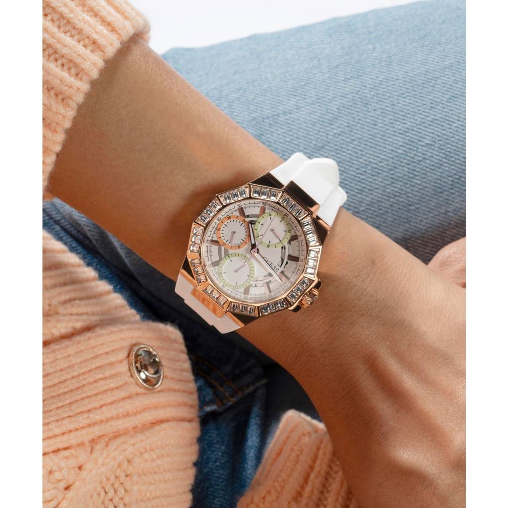 Guess Round 39Mm White Dial Analog Women Watch - Gw0695L3 : GW0695L3