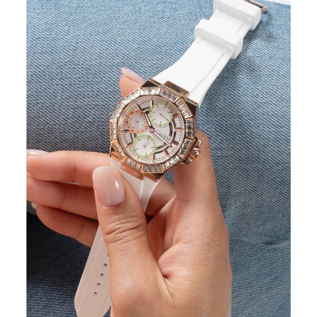 Guess Round 39Mm White Dial Analog Women Watch - Gw0695L3 : GW0695L3