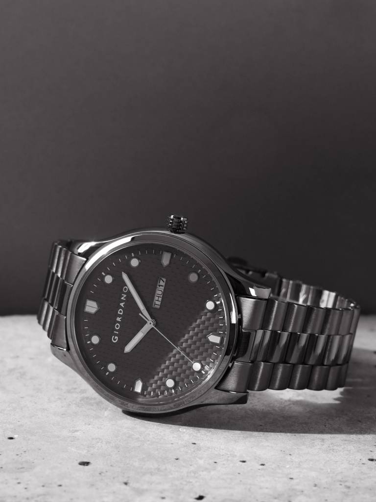 Analog Watch For Men With Two-Tone Stainless Steel Strap & Textured Dial, Day-Date Display, Elegant Casual Style : GZ-50122-22