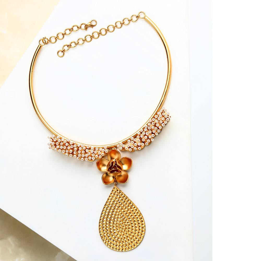 Gold Magnolia & Pearl Collar Necklace With Drop Pendant : H14098