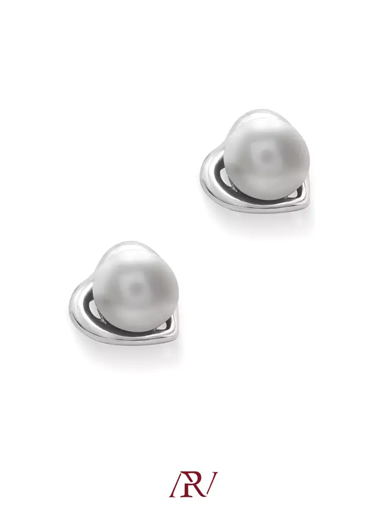 Hearty Pearl Studs : ARV-ER-050