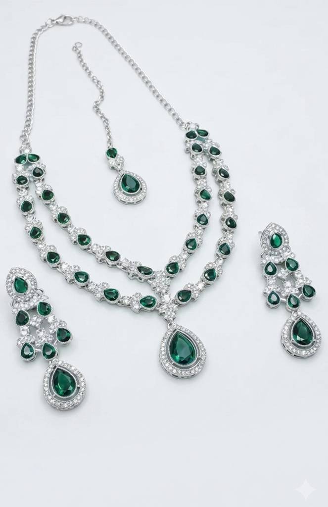Emerald Gold Bridal Matha Patti Set : HIV-249