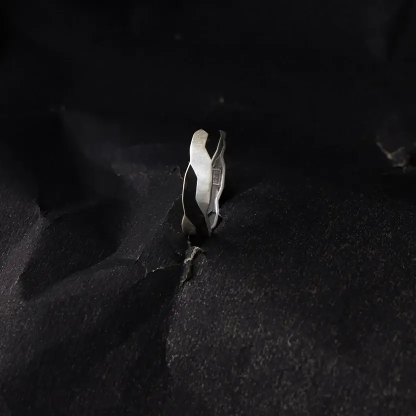 Midnigh Wave Ring : ZV-RNG-MIDN-009-B