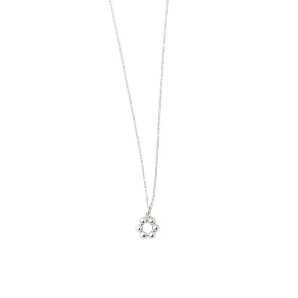 Dainty Pearl Flower Necklace : 33202839