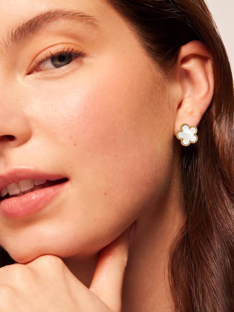 Floral Shaped Stylish Stud Earring Fashion Jewellery For Women & Girls : PX9E3011W