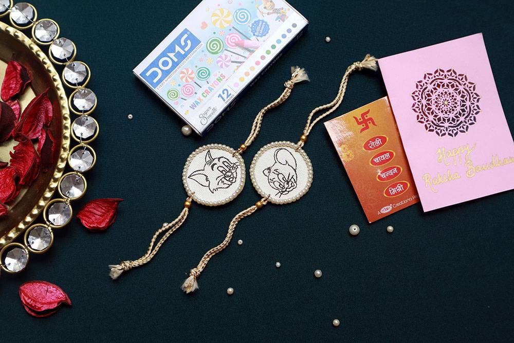 Eternz Certified Jewellery - PAYADiy Tom & Jerry Kids Rakhi With Wax Crayons (Free Size)