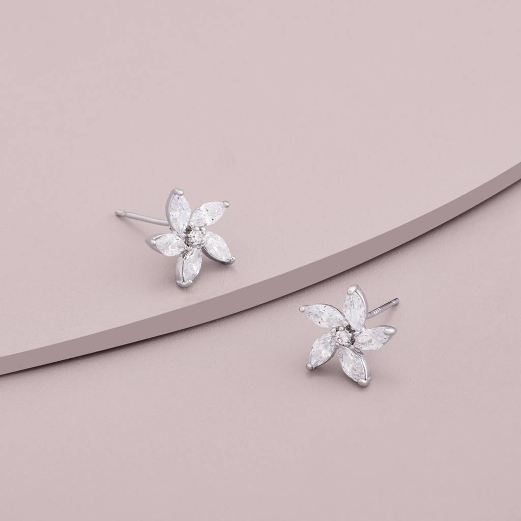 White - Plated Casual Wear Trendy Zircon Earring - 466985 : 466986