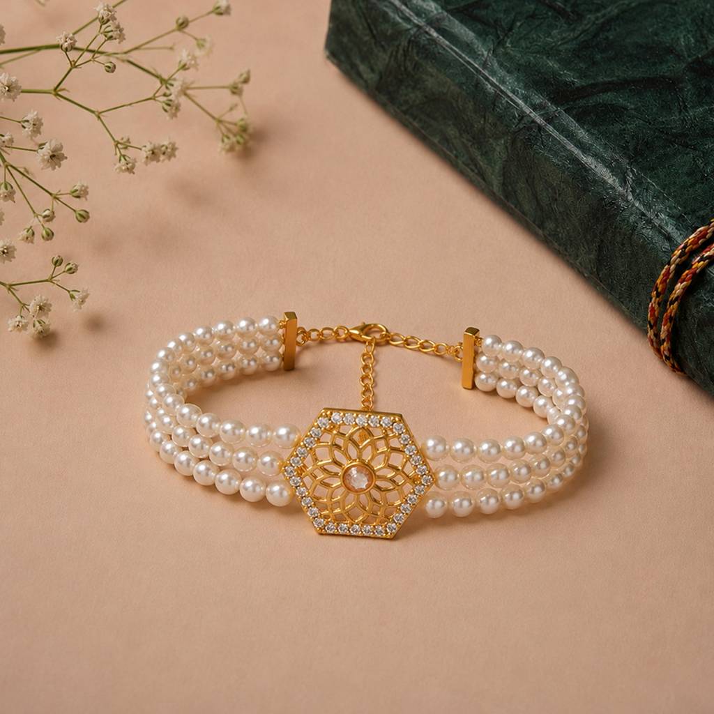 Noor Aureole Triple-Strand Pearl Bracelet : 8905124587777