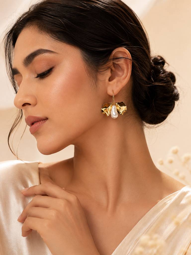 Baroque Pearl Gold Leaf Earrings : AN-LJ-GO-0070-DE