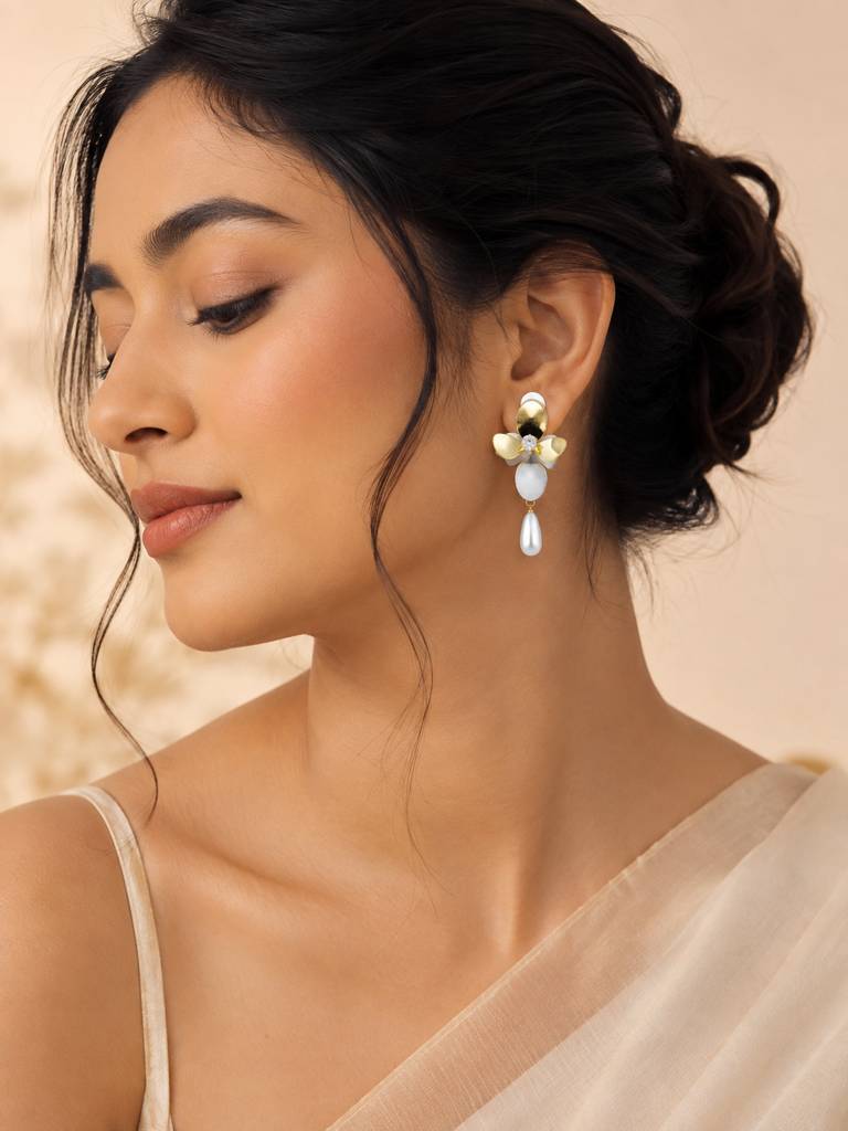 Pearl Drop Floral Gold Earrings : AN-LJ-SI-0071-DE