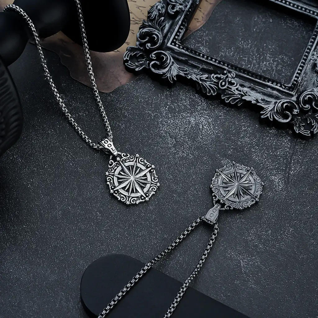 Northwind Sigil Pendant Necklace : MN1S1183-BK