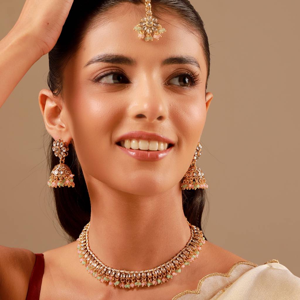 Kundan Opulance Light Pink Multi Pearl-Beaded Yellow Gold-Plated Short Necklace Set : 8905124585377