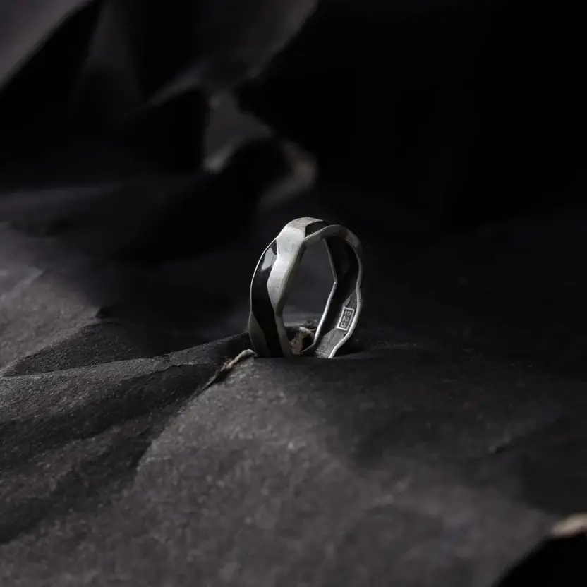 Midnigh Wave Ring : ZV-RNG-MIDN-009-A