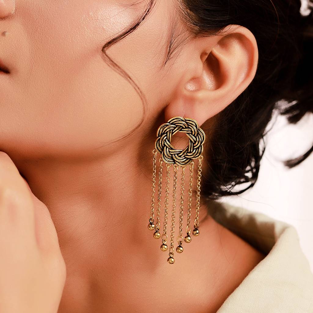 Woven Wonders Intertwist Dangler Earrings : 8905124555103