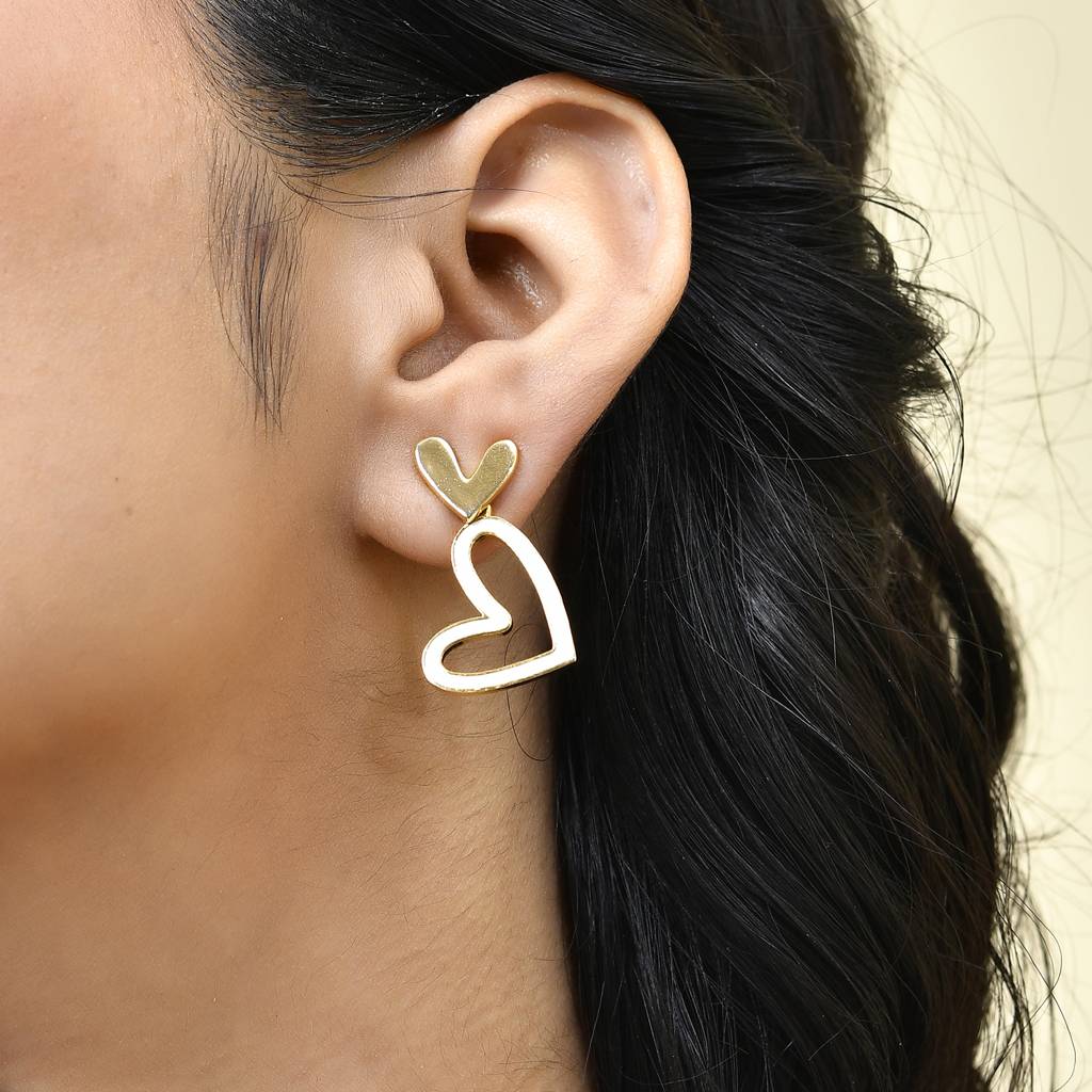 Trendy Love Drops Heart Earrings : 8905124542141
