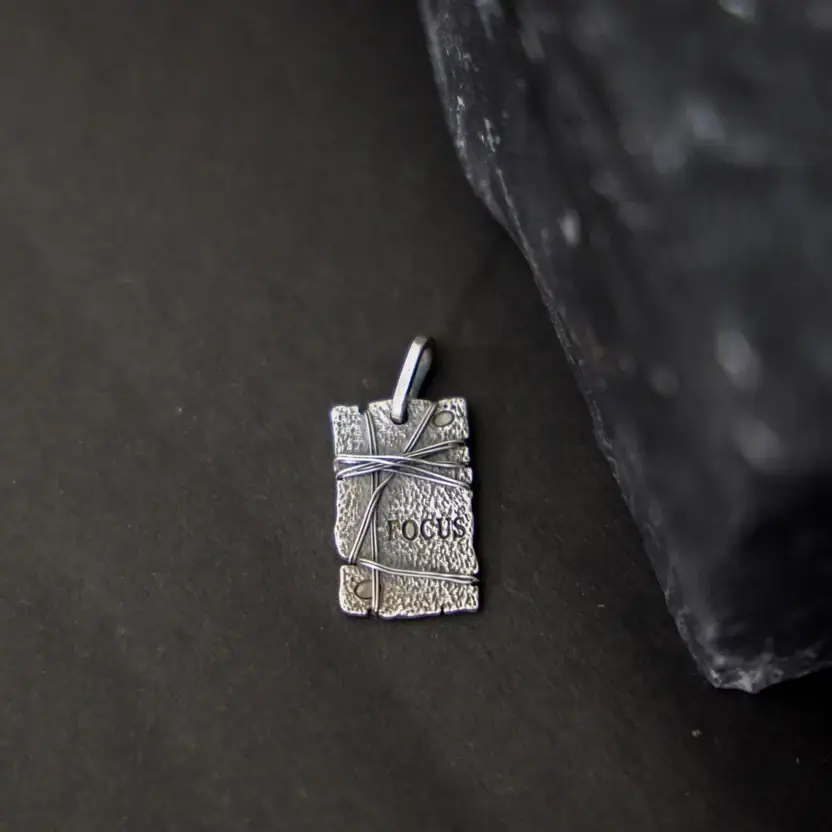 Focus Silver Pendant : ZV-PEN-FS-026